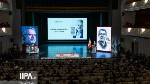 ​​​​​​​شرح سیاست‌ورزی سیاستمدار حکیم