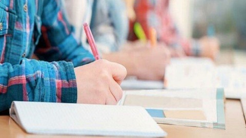 شرط پرداخت شهریه برای امتحانات میان‌ترم دانشگاه آزاد حذف شد