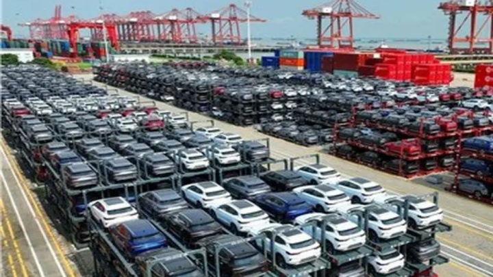 واردات خودرو متوقف نشده است