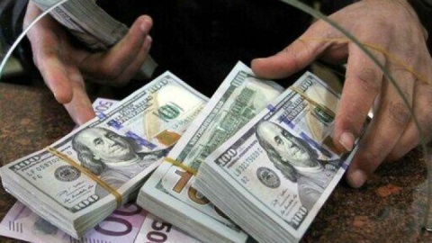 آماده‌باش بانک‌ها برای کنترل نرخ ارز؛ شروع با ارز مسافرتی