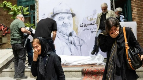 وداع با علی خسروی، خالق پرتره هنرمندان مشهور ایرانی در خانه هنرمندان / آخرین نقش یک نقاش کرمانی