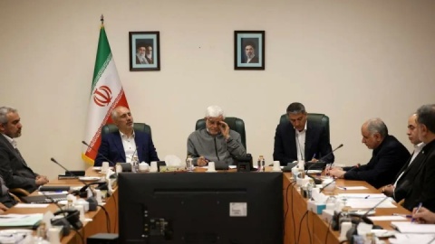 جزئیات جلسه کارگروه بنزین به ریاست عارف/ مدیریت مصرف بدون افزایش قیمت از اول خرداد