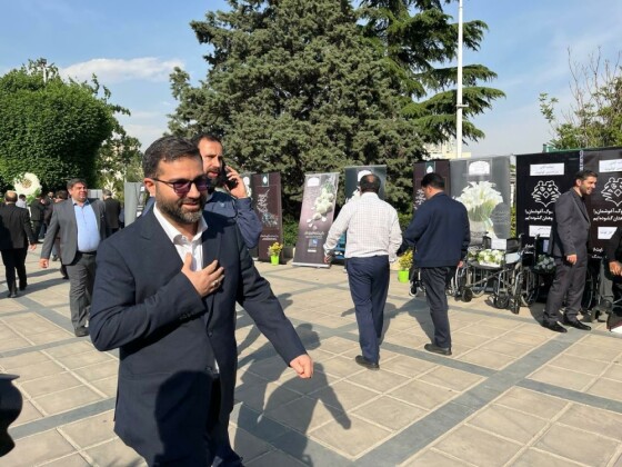اسماعیل سقاب اصفهانی، رئیس سازمان بهینه‌سازی و مدیریت راهبردی انرژی در مراسم ترحیم والده پیرحسین کولیوند