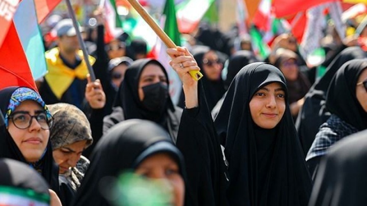 تدریس مسئولیت و وفاداری / از خانه تا جامعه؛ روایتی روشن از نقشی که زنان این روزها ایفا می‌کنند