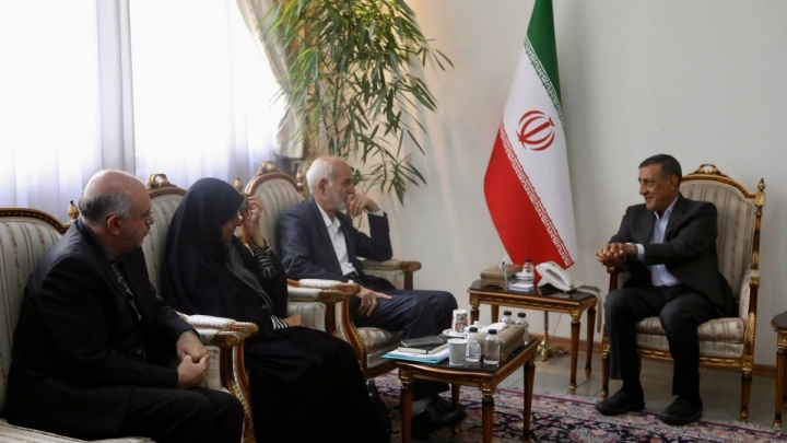 قائم‌پناه: مشارکت‌های مردمی و خیرین در عبور از بحران‌ها تعیین‌کننده است