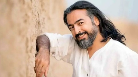 «پرواز همای» خواننده سرود جام جهانی:  ایران، مست از شراب تاک تو هستیم