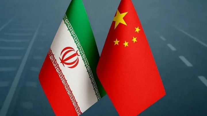 رقابت آمریکا و چین تا چه میزان بر بازار ایران تاثیرگذار است؟ / ایستادگی خاور دور در کنار خودروسازی ایران