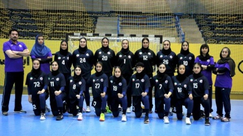 صعود دختران هندبال ایران به نیمه نهایی قهرمانی آسیا