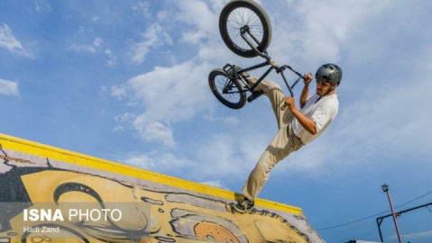 تصاویر/ ورزش‌های خیابانی؛ دوچرخه سواری BMX در جنوب تهران