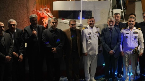 بازدید وزیر فرهنگ از ناوشکن نمادین «دنا»