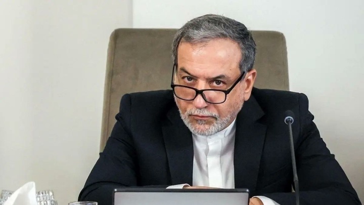 پیام عراقچی به شیخ نعیم قاسم / از حمایت جنبش‌های حق‌طلب دست نخواهیم کشید