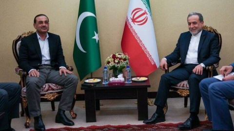 رایزنی چندین ساعته فرمانده ارتش پاکستان با عراقچی