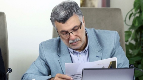 تاکید وزیر بهداشت در تامین به موقع دارو/ دستگاه‌ها با جدیت اقدام کنند
