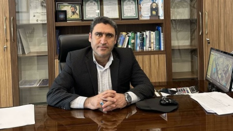 معابر سطح شهر فرون آباد یکی پس از دیگری آسفالت می شود