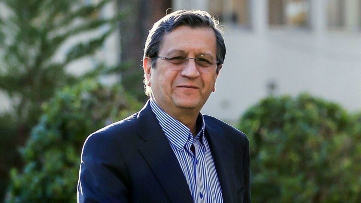 همتی راهی قطر شد/ تلاش برای آزادسازی پول های بلوکه شده