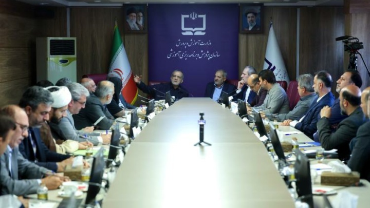 پزشکیان: بستر مناسب برای برگزاری حضوری امتحانات فراهم شود