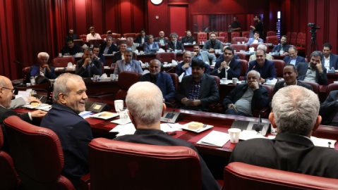 تصاویر / نشست پزشکیان با اعضای اتاق بازرگانی تهران