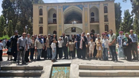 میزبانی از گردشگران در آیین سنتی گلابگیری کاشان؛ گامی در جهت توسعه گردشگری فرهنگی