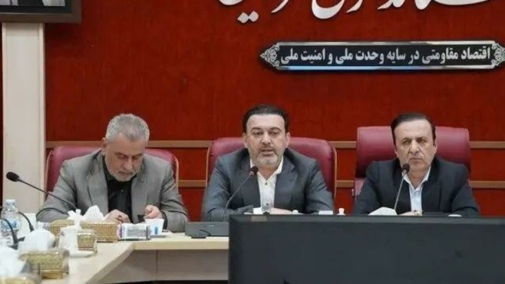 دوستی: کالاهایی که بخش خصوصی وارد می‌کند، باید تسهیل شود/ دولت به دنبال مسیرهای جدید ترانزیتی و مالی برای تأمین کالاست