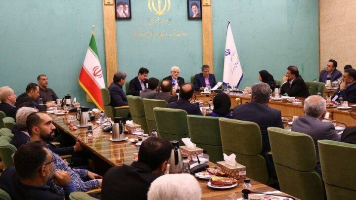 عارف: تدوین برنامه‌های راهبردی و علمی برای مهاجرت معکوس از شهرها به روستاها ضروری است