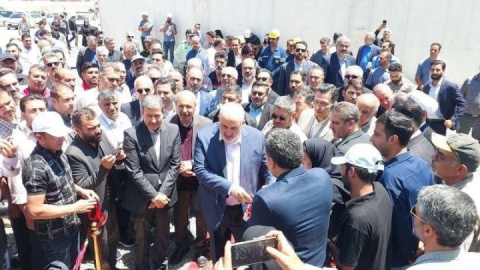بهره‌برداری از نیروگاه ۱۱۷ مگاواتی متانول کاوه با حضور وزیر نیرو در اردستان