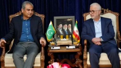 روابط ایران و پاکستان باید به طور چشمگیر و ملموس ارتقا یابد