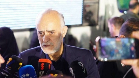 نبی: روادید نیمی از ۱۵ نفر صادر میشود/ تلاش میکنیم شنبه به آمریکا برویم