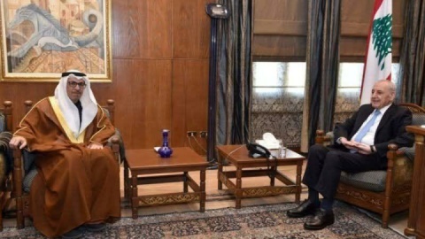فرستاده سعودی در دیدار با رئیس پارلمان لبنان بر حفظ ثبات داخلی و توافق طائف تأکید کرد