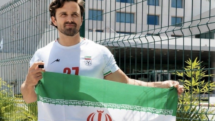 اینفلوئنسر آمریکایی با پرچم ایران