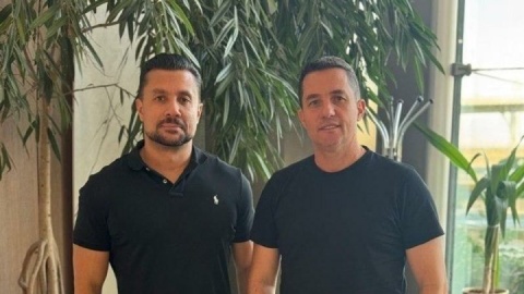 اوسمار و دستیار او به تهران رسیدند
