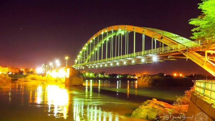 اینجا زندگی مثل کـارون جاری است