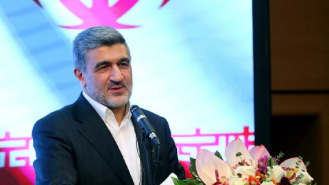 شرکت‌های نفت و گاز در بورس عرضه و تکلیف سهام عدالت مشخص شود