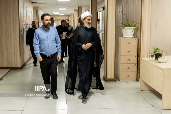 بازدید معاون قوه قضاییه و رئیس مرکز حل اختلاف کشور از روزنامه ایران