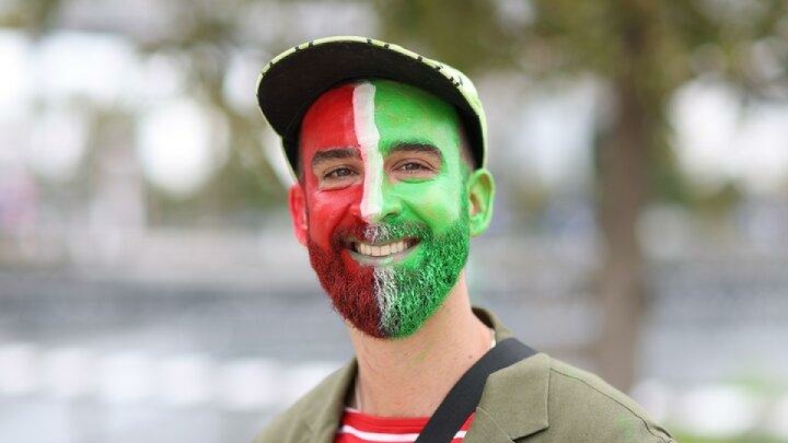 تصویری جذاب از هواداران ایرانی در بازی مقابل بلژیک