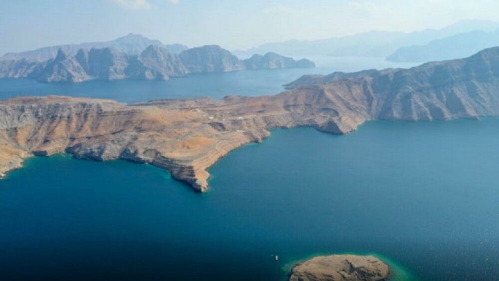 عمان از ایجاد یک مسیر دریایی موقت در تنگه هرمز خبر داد