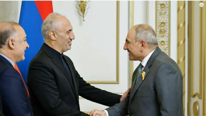 تأکید ایران و ارمنستان بر توسعه بیش از پیش همکاری‌های اقتصادی