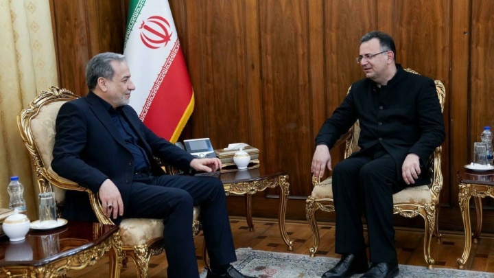 دیدار سفیر ایران در گرجستان با عراقچی