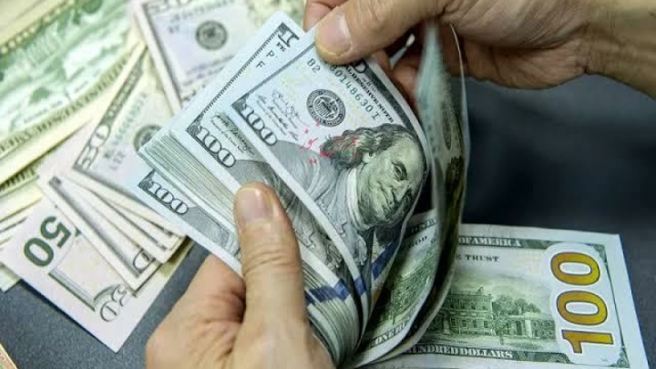دستیار رئیس بانک مرکزی: امروز ۲ میلیارد دلار برای صنایع مختلف تامین ارز صورت گرفت