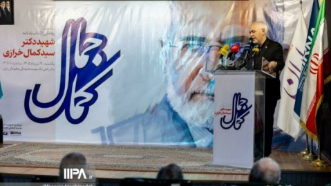 تصاویر / مراسم رونمایی از کتاب یادنامه شهید سیدکمال خرازی-۱