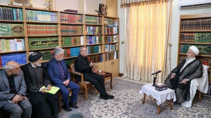 تصاویر / دیدار دکتر پزشکیان با آیت الله مکارم شیرازی