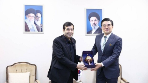 دعوت دنیامالی از همتای کره ای برای سفر به ایران