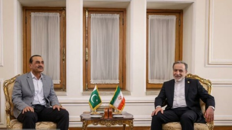 دیدار عاصم منیر با عراقچی