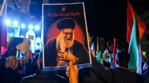 هلالاحمر برای ارائه خدمات مراسم تشییع رهبر شهید در عراق آماده است