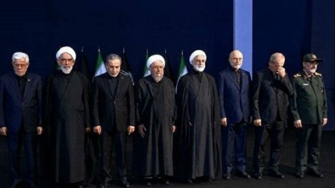 ادای احترام سران قوا و مسئولان ارشد کشور به پیکر امام شهید