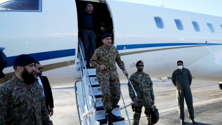 عاصم منیر با استقبال وزیر کشور وارد تهران شد