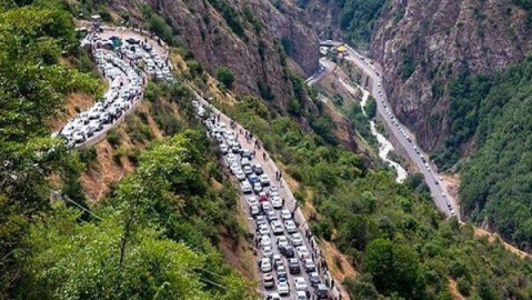 جاده چالوس یکطرفه شد؛ ترافیک سنگین راهها