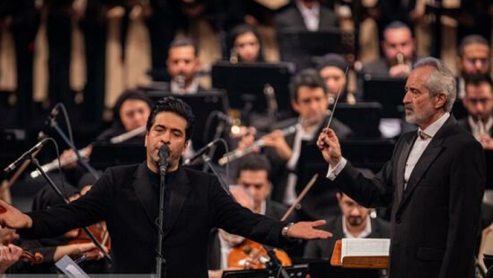 محمد معتمدی برای رهبر شهید خواند