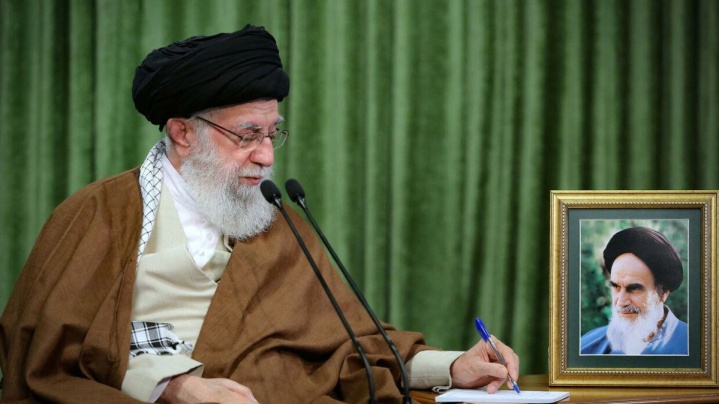 جزئیات نامه‌های رهبر شهید ایران به جوانان غرب