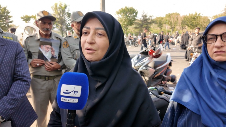 شینا انصاری در مراسم وداع با پیکر رهبر شهید انقلاب حضور یافت