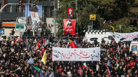 «بزرگترین وداع تاریخ ایران»؛ روایت خبرگزاری اسپانیا از بدرقه آقای شهید ایران